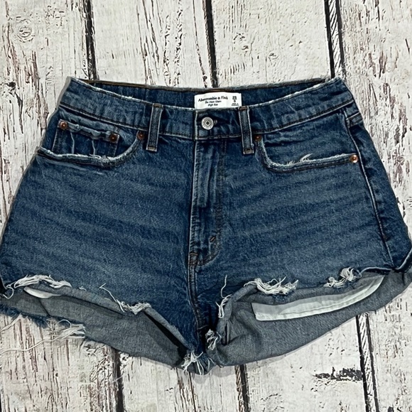 Abercrombie & Fitch Denim Blue Distressed Shorts Womens Mom Short Jeans - Picture 1 of 10